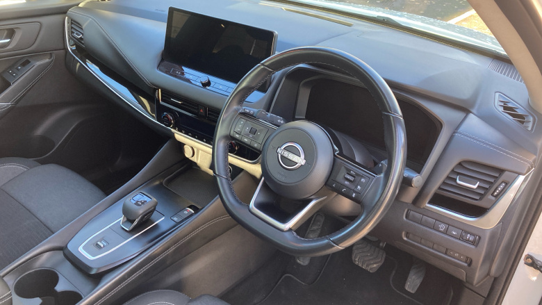 Nissan Qashqai 1.3 DiG-T MH 158 N-Connecta 5dr Xtronic Petrol Hatchback